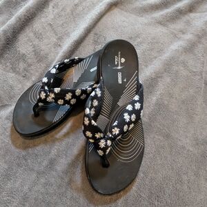 Cloudsteppers by Clarks Black and White Sandals